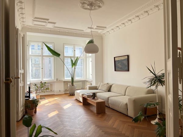 Sunny and historic Kreuzberg, Berlin apt