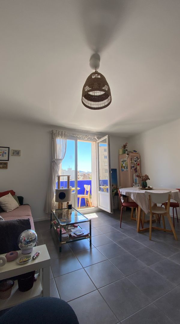 L’appartement de Sabrina au soleil avec petit balcon et chat