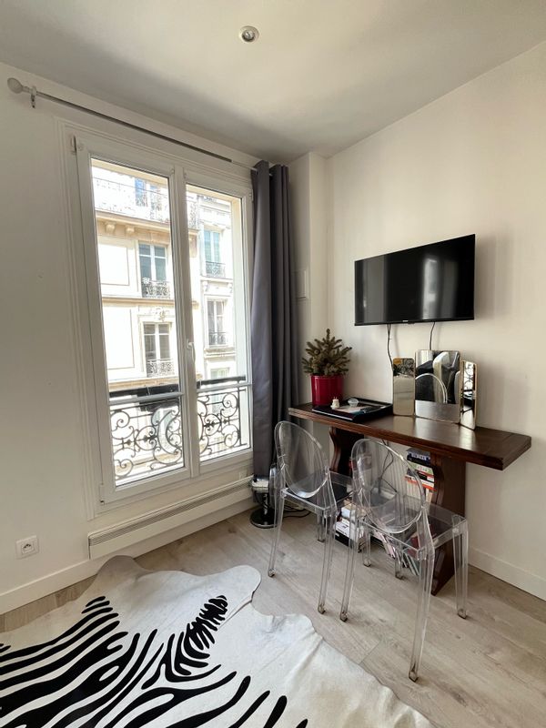 Parisian Writer’s Studio