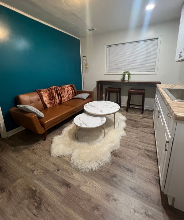 Jase’s Atlanta basement suite