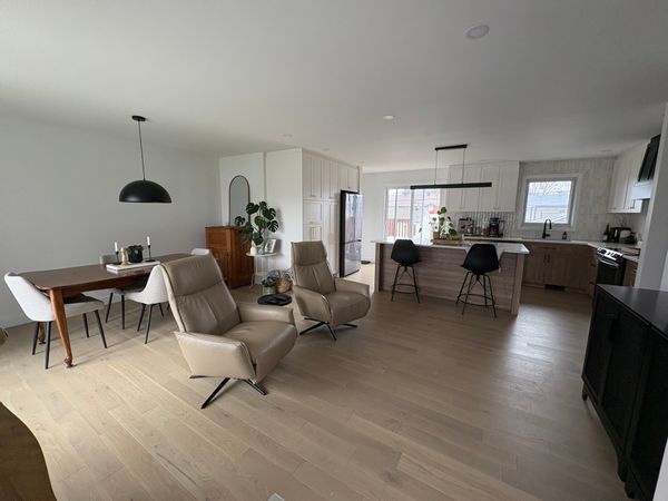 Maison lumineuse en périphérie de Montréal