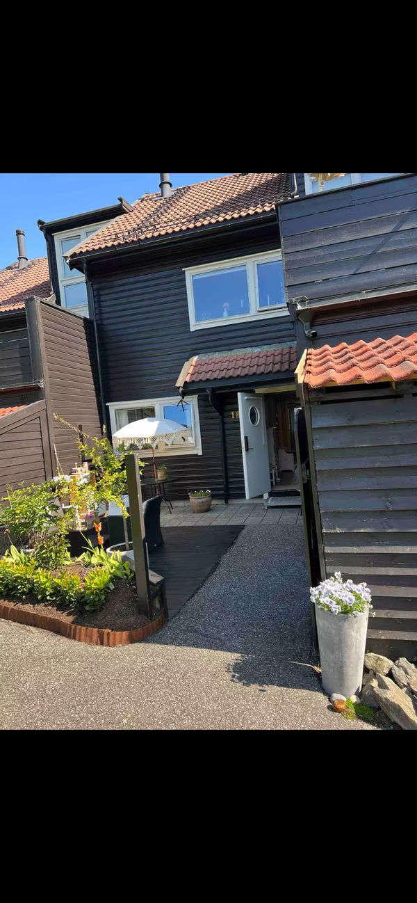 Line's house
