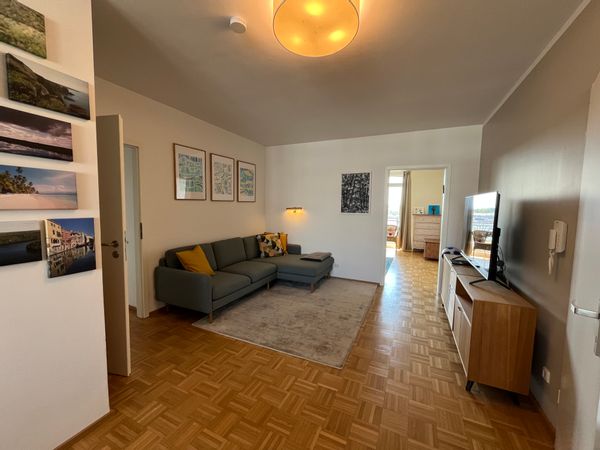 Spacious apartment with a view of the Alps in Munich