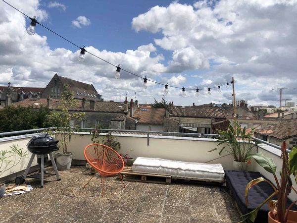 Chambre privée au calme en ville