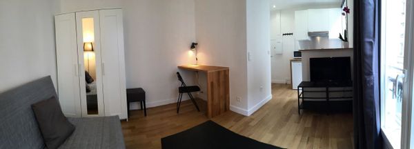 Studio de ~18m2 au 1er étage dans rue très calme, proche métro Courcelles et du Parc Monceau.
