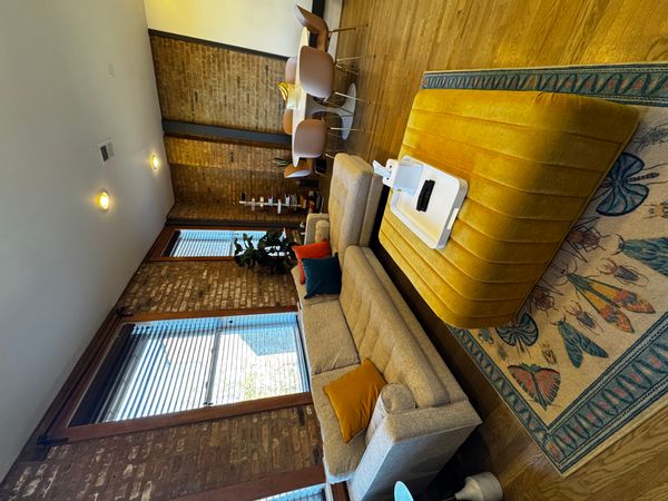 Sun-Drenched Top-Floor Loft close to Lake Michigan and Wrigley