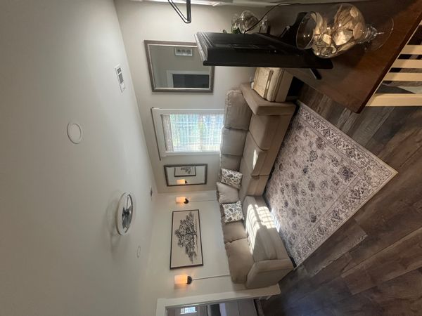 Lakeside home in a beautiful gated community located between historic Savannah, Georgia and Hilton Head Island, South Carolina. Plenty of golf, and coastal activities nearby, along with shopping, dining, and entertainment opportunities all around this bustling community.