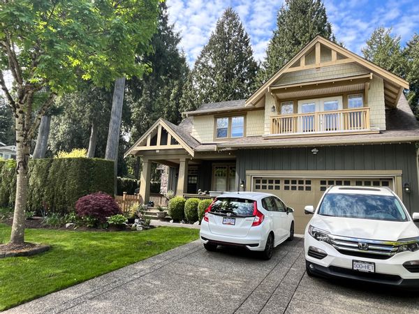 HIGHLY DESIRABLE RIVERFRONT SOUTH SURREY/WHITE ROCK COMMUNITY-  PRIVATE HOUSE close to river.  Available for stays May-Sept 2025.  Perfect for 2-4 adults who wish to explore our amazing area.  FOUR night minimum stay please.