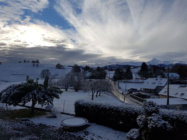 Notre maison face aux Pyrénées