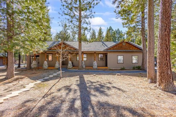 Cabin in the Woods in Central Oregon - Fish, Hike, Bike and Ski