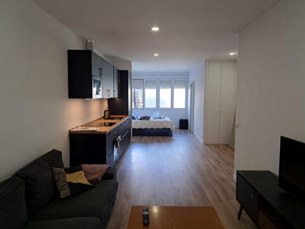 Estudio completo y bien equipado, ideal para intercambios