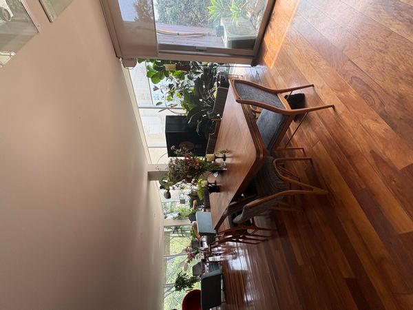 Un appartement moderne et très lumineux dans un des meilleurs quartiers de Mexico. La salle principale est exceptionnelle (100m2) toute en baies vitrées