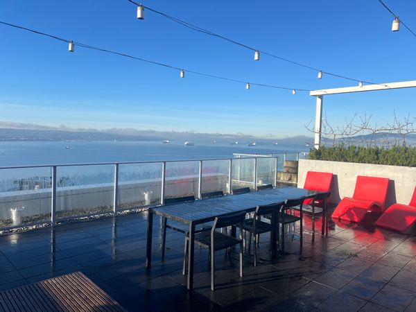 Mountains & Ocean Escape
