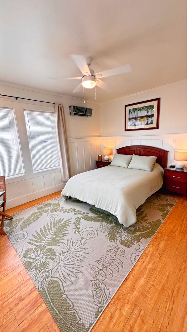 Hilo Town Inn Room 2