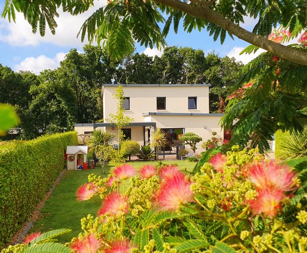 Maison contemporaine au cœur des lacs