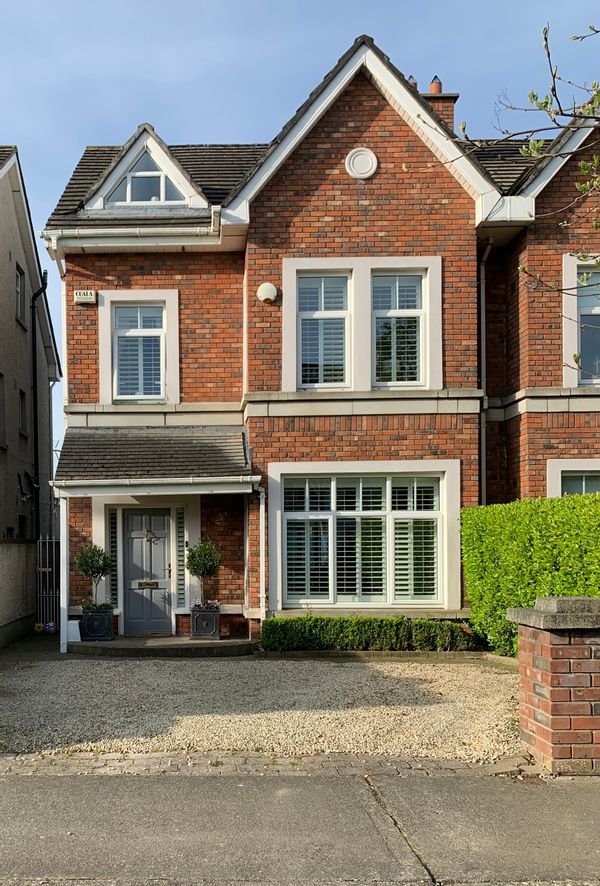 Spacious 5 bed family home in leafy South Dublin between the mountains and the sea