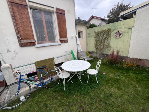 Maison chaleureuse et accueillante, proche toutes commodités