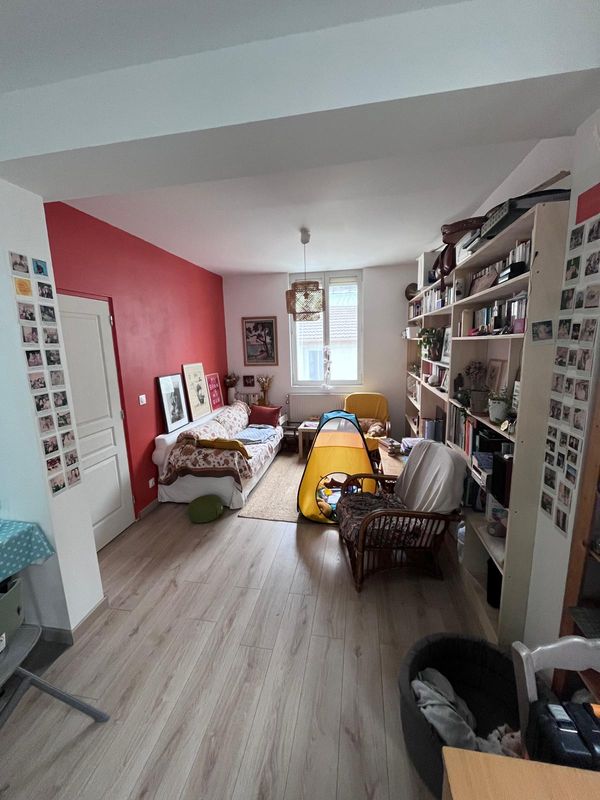 Maison chaleureuse et accueillante, proche toutes commodités