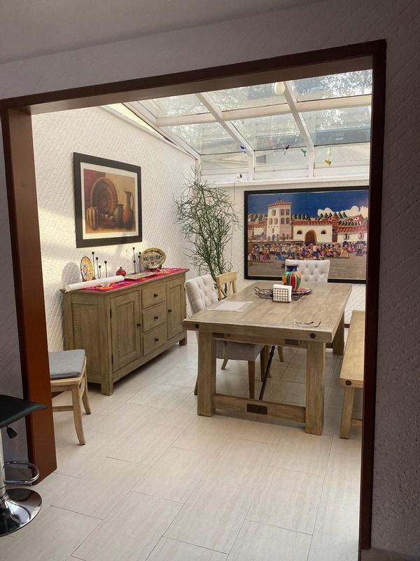 Raul's private room