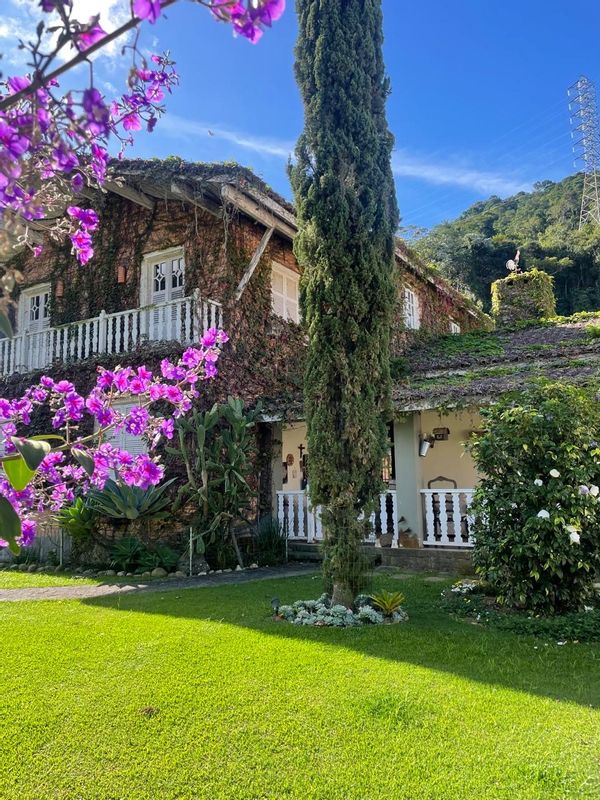 Bender’s House (aconchego & boas energias nas montanhas de Petrópolis-RJ)