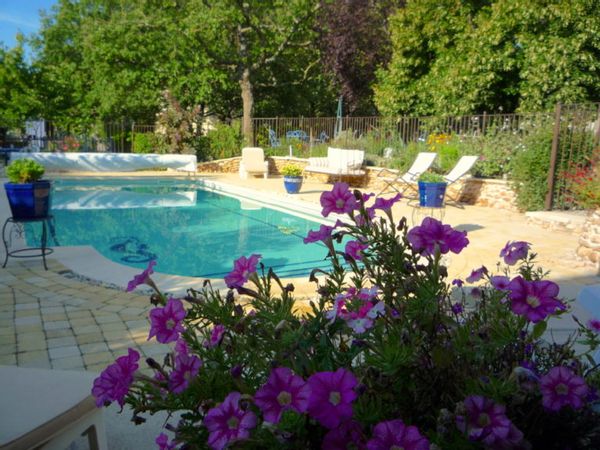 La maison de FABIENNE Appartement en rdc de notre maison, 2 terrasses couvertes, accès libre à la piscine