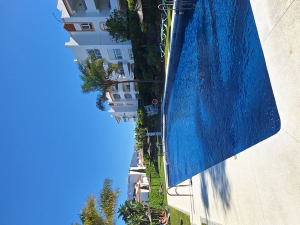 Beautiful ground floor home - 7mins from the beach