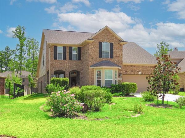 Active Family Haven Near Nature, Lake, and City — Adventure & Comfort Combined!