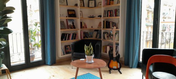 Bright and beautiful spacious flat in the heart of Barcelona!