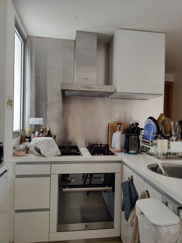 Raz's house