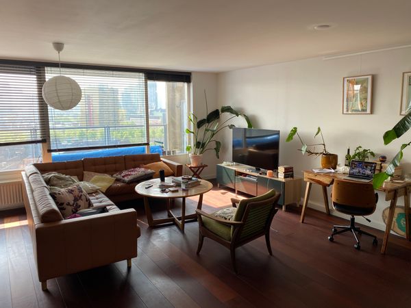 Peaceful Beautiful Top Floor Apartment