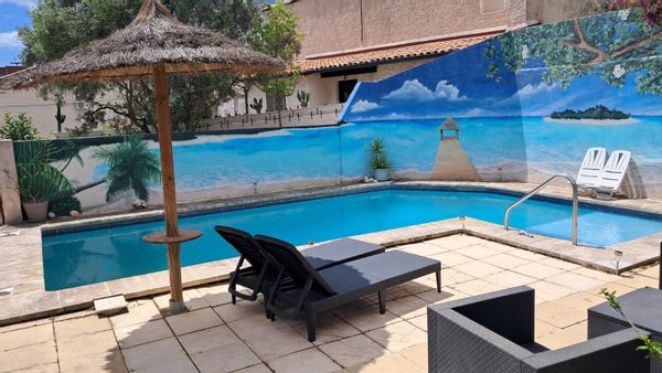 Maison avec piscine, à 5mn à pied d'un lac et 15mn en voiture de la mer.