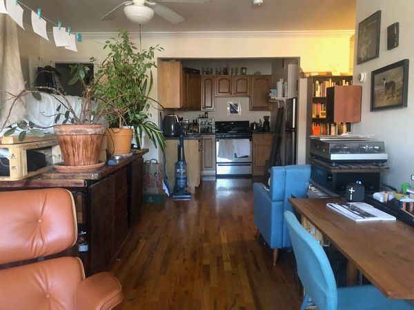 Leeore's house