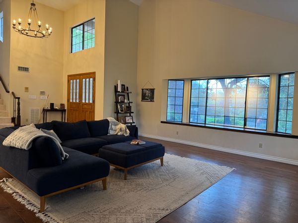 Entertaining large house with pool/hot tub near Disneyland and beach/mountains