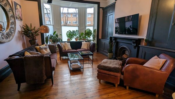 Charming 3 bedroom Victorian home in London