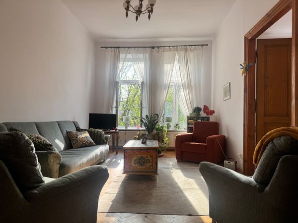 Charming apartment in 120 year old building in the heart of Krakow. Original features throughout, homely atmosphere, very spacious and  maintained with love and care.  This is our second home as we live in London.
