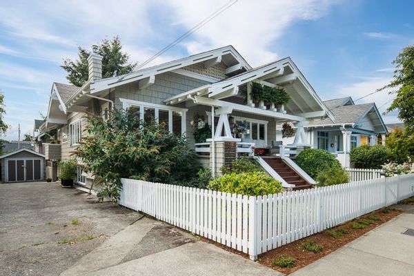 This Fairfield home offers a perfect blend of comfort and convenience, nestled in one of Victoria’s most sought-after neighborhoods. Enjoy a quintessential West Coast experience with easy access to nature, culture, and urban delights, making it an ideal base for exploring Vancouver Island.