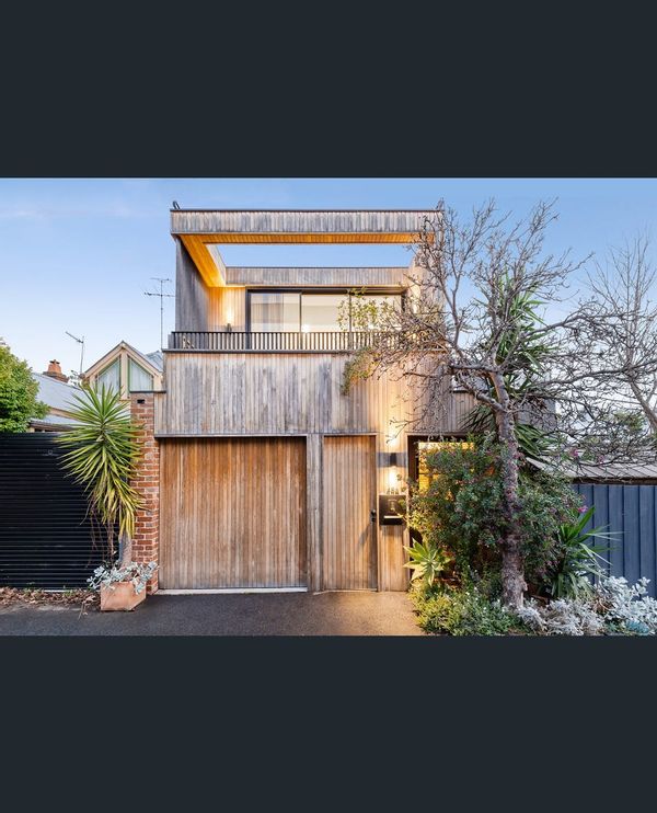 Beautiful town house in the heart of Prahran- 10 mins form the centre of Melbourne