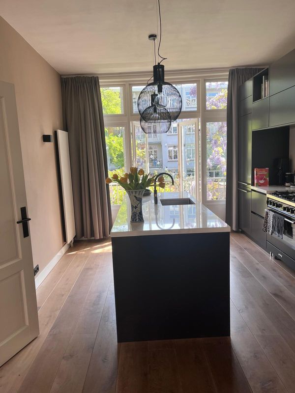Charming appartment with balcony in the heart of Amsterdam