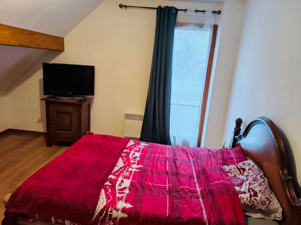 La maison entre les montagnes