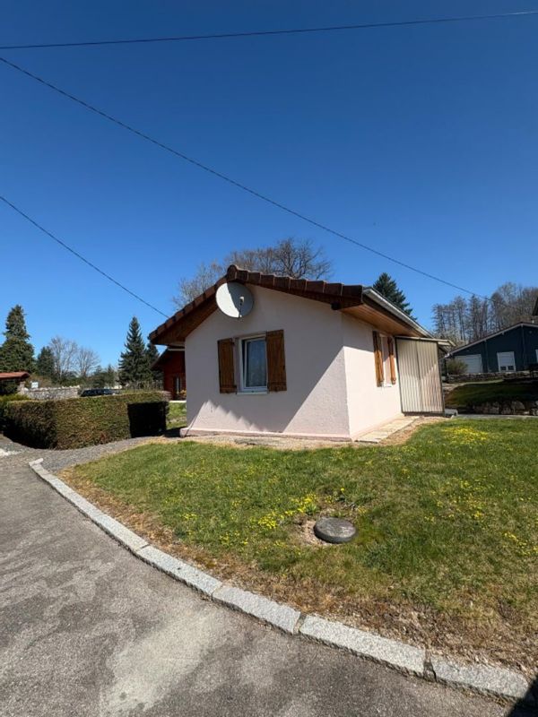 la maisonnette  de jean pierre  et Christine  est parfois louée  en air bnb