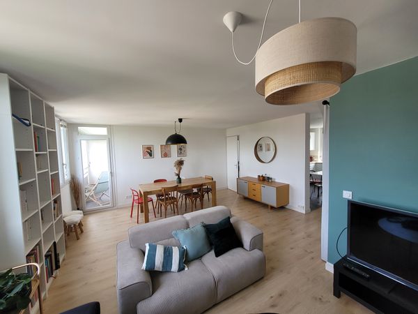 Appartement avec très belle vue sur les monts du lyonnais, parking gratuit, quartier Point du Jour