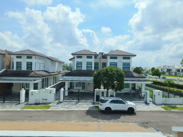 SHAOFENG's house