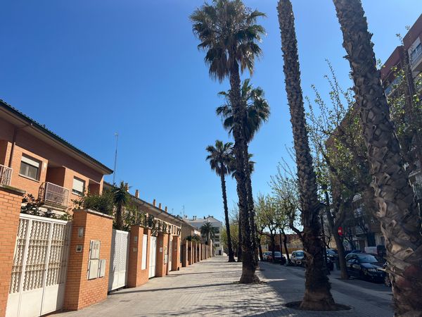 Large Valencia City Beachside House with Terrace