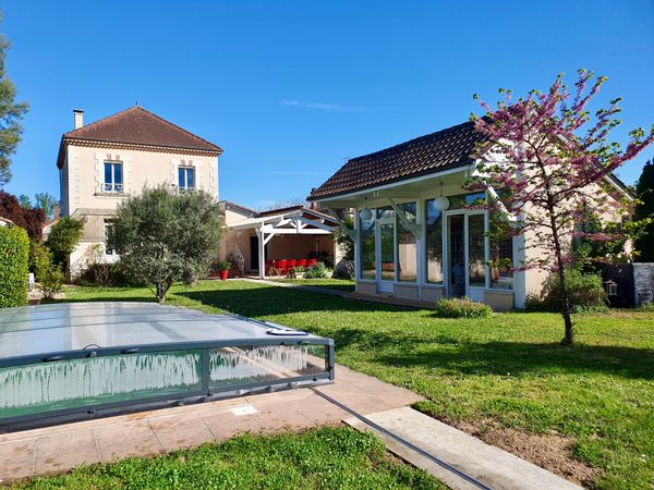 JACQUES's house