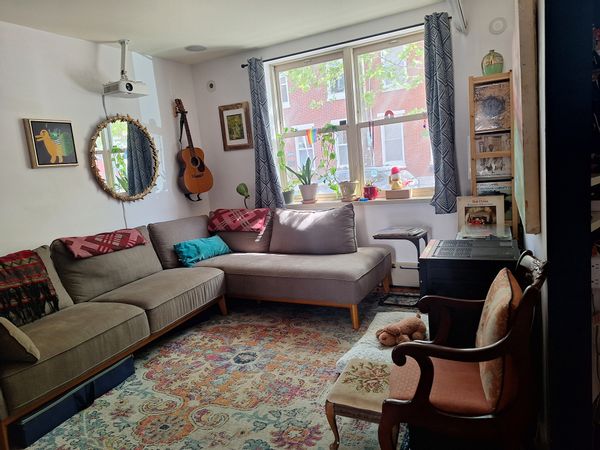 Family-friendly South Philly rowhome in vibrant neighborhood and close to downtown