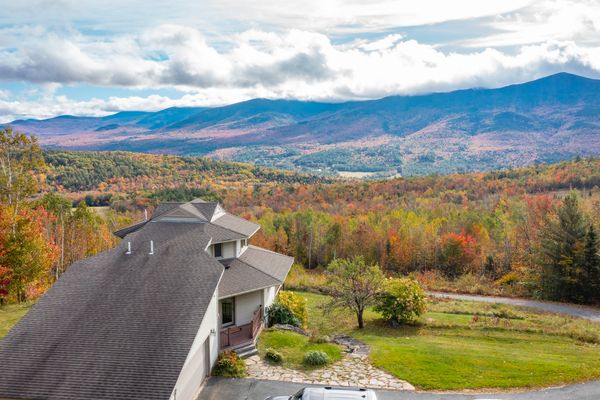 Mountain-view home in the heart of New Hampshire’s White Mountains