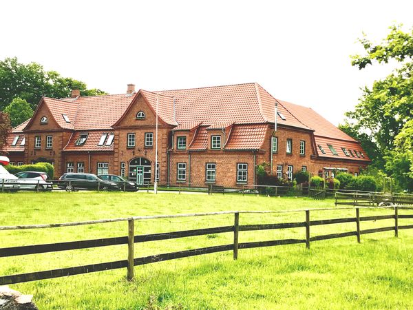 Hofleben
Dorfstraße 26, 24361 Haby