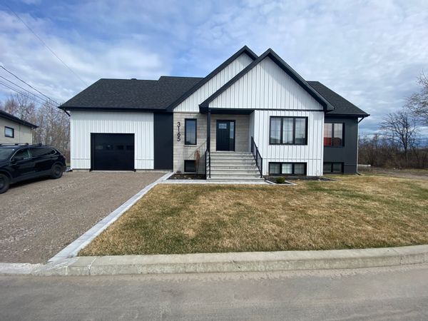 Grande maison toute équipée avec 4 chambres à proximité du fjord du Saguenay