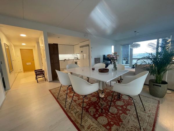 Unique Seaside Apartment with Sauna, Balcony & Excellent Transport Links
