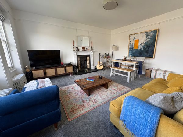 Peaceful, chic 1-bed flat by the river in beautiful SW London suburb